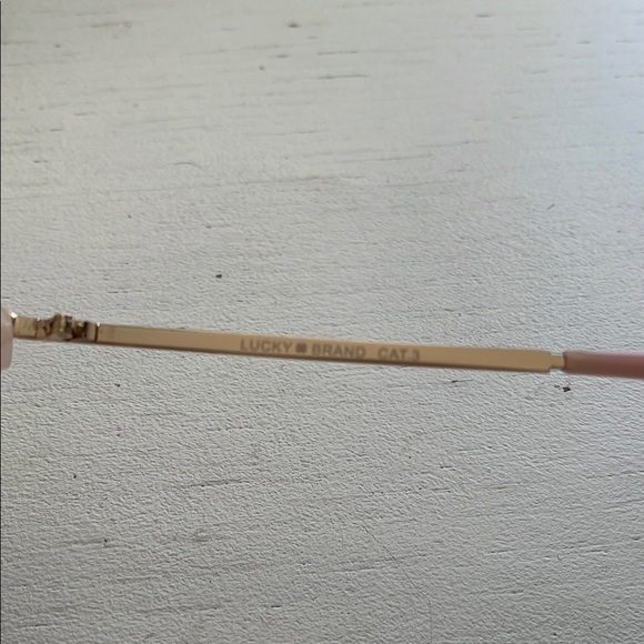 LUCKY BRAND NWOT Blush Gold Cardiff Sunglasses - Picture 4 of 9